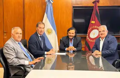 El giro inesperado de un gobernador clave que pone en jaque la reforma electoral de Milei