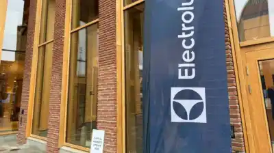 Achique total: Electrolux deja de fabricar heladeras en Rosario y 100 empleados se quedan sin trabajo