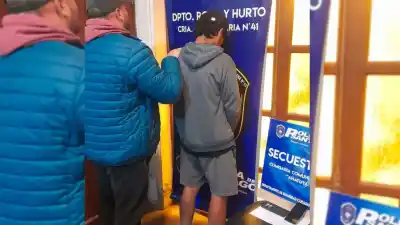 Entró a robar y la madre lo entregó a la policía: el insólito final de un violento asalto