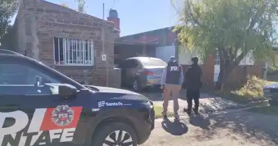 Entraron a robar, dispararon contra la fachada y la policía descubrió algo que no esperaba