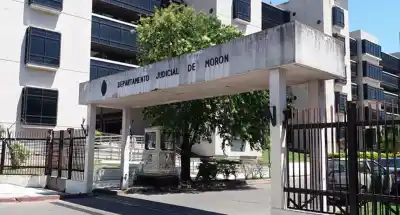 Desde la cárcel y con identidades falsas: el hombre que controló a una menor durante tres años