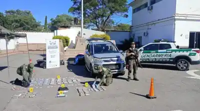 Ocultaron la droga en los paneles del auto: el insólito hallazgo de Gendarmería que derivó en seis detenidos