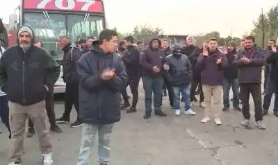 Paro sorpresivo en plena mañana: choferes de 5 líneas tomaron las terminales y el caos se apoderó del conurbano