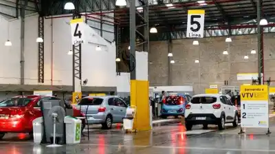 El QR que esconde tu parabrisas: lo que revela sobre tu auto que no sabías