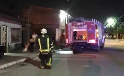 Incendio Estructural causó pánico en el barrio Villa Heredia