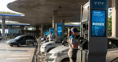 Pese al anuncio de congelamiento, los combustibles volvieron a subir: cuánto cuesta llenar el tanque en Rosario