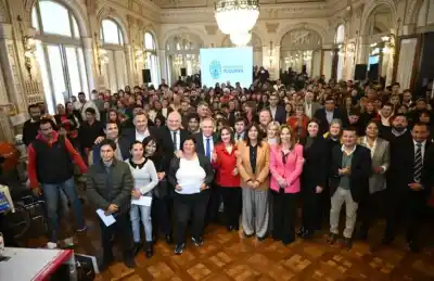 El gobierno de Jaldo entregó microcréditos y herramientas: ¿Quiénes fueron los beneficiados?