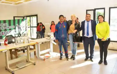 Entregaron dos máquinas de coser industriales en un barrio tucumano y lo que planean hacer con ellas es clave