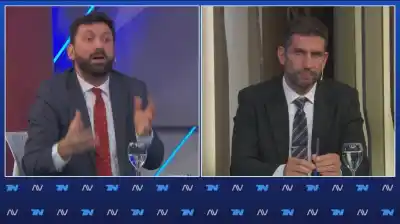 El cruce que explotó en A Dos Voces: un diputado destrozó a Adorni con una pregunta incómoda