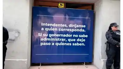Marcharon al Ministerio de Capital Humano y se toparon con un cartel que los dejó helados