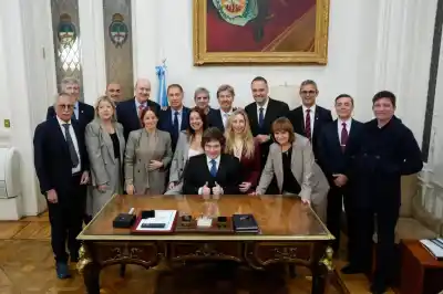 Grabois destrozó a Adorni y pidió su renuncia: “Es un ladri berreta”