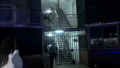 Vecinos denunciaban un olor insoportable en los pasillos: lo que hallaron dentro de un departamento en Rosario