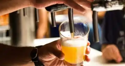 Crisis y cambio de modelo: habilitan los brewpubs en Villa Gobernador Gálvez para salvar a los cerveceros