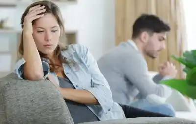 El hábito cotidiano que, sin que lo notes, está destruyendo tu relación