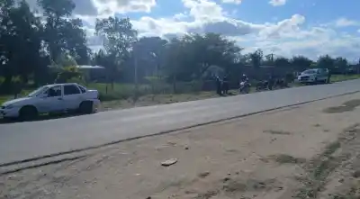 Chocó contra un auto en El Desvío y lo que dijeron los médicos alertó a la fiscalía