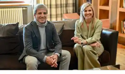 En un exclusivo foro en Bariloche, Caputo mantuvo un encuentro reservado con la reina Máxima