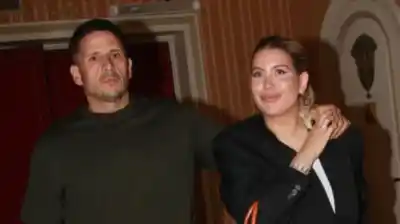 Wanda Nara recibió un tierno regalo de su pareja y lo que decía la tarjeta dejó a todos sin palabras