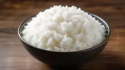 El error más común al cocinar arroz que arruina su textura y sabor
