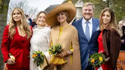 Detuvieron a un hombre con hachas grabadas con los nombres de las hijas de Máxima y una inquietante frase