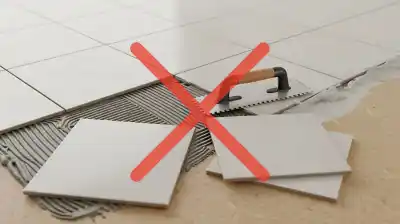 Adiós a las baldosas frías: el revestimiento que está arrasando este 2026