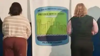 Dos mujeres aceleraron y desafiaron a la policía: la persecución terminó en un barrio de la capital