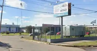 Discutió con su novia, le cortó la cara con una botella y ella lo apuñaló hasta matarlo