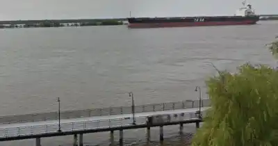 Hallaron un cuerpo flotando en el río Paraná: el macabro detalle que alertó a la policía