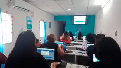 Lanzan un taller gratuito de computación para adultos: ¿qué aprenderán en solo 4 encuentros?