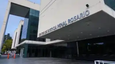 Ayudó a su madre a borrar mensajes de WhatsApp y terminó preso: el insólito caso que sacude a Santa Fe