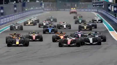 Caos y toque en Miami: Franco Colapinto se luce en la largada y la F1 investiga su roce con Hamilton