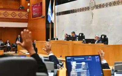 La Legislatura retoma la sesión y apunta contra medidas de Milei: ¿qué proyectos quedan pendientes?