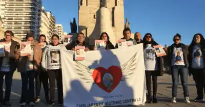 El emotivo acto en el Monumento que dejó al descubierto un reclamo que no se calla