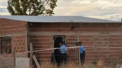 Un padre fue a ver a su hijo y se topó con una escena que heló la sangre en Neuquén