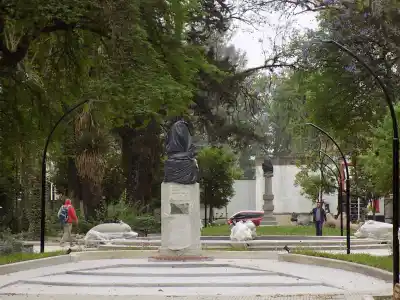 Charla acerca de la “Conservación del Patrimonio Histórico de la plaza Bernabé Aráoz”