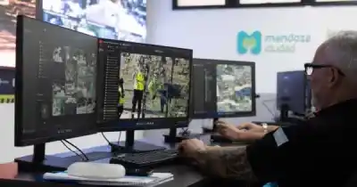 Detectaron una maniobra sospechosa en la vía pública y lo que encontraron en los bolsillos los dejó sin palabras