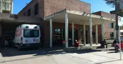 Entraron en una casa de Villa Gobernador Gálvez y dejaron a dos jóvenes con impactantes heridas