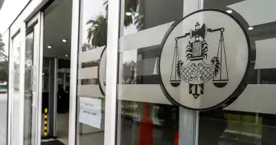 Quiso llevarse a su ex por la fuerza y terminó con una amiga baleada en el abdomen