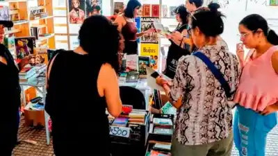 Llega a La Banda un encuentro artístico que transformará la plaza en un espacio de libros, música y mates