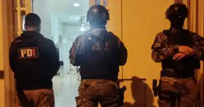 Allanaron cinco casas en Villa Gobernador Gálvez: lo que encontraron en una de ellas sorprendió a los investigadores