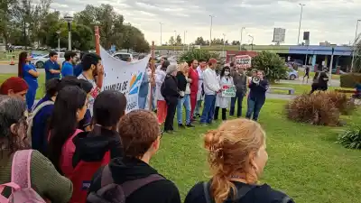 Médicos del Hospital Posadas revelan lo que ocurre puertas adentro: guardias de 30 horas y tomógrafos caídos