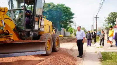 El intendente Nediani llegó al barrio Primero de Mayo con un operativo que promete cambiar la cara del sector