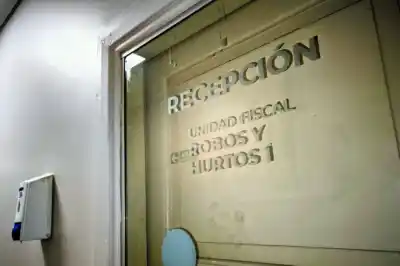 Entró a una casa pidiendo comida y lo que hizo después aterrorizó a la familia