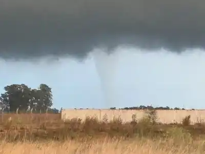 El tornado que arrasó un paraje bonaerense: una vivienda destruida y una familia asistida