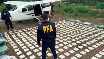 El dato de la DEA que desató una cacería: así cayó el narcoavión con 400 kilos de cocaína en Santa Fe