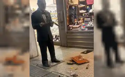 La bandeja de la estatua del Señor de los cubanitos apareció destruida: indignación en la peatonal