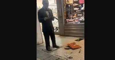 Nuevo ataque a la estatua del Señor de los cubanitos: la bandeja de los recuerdos quedó hecha pedazos