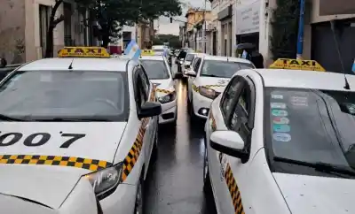 La caravana de taxistas que terminó con una respuesta inesperada de la intendenta