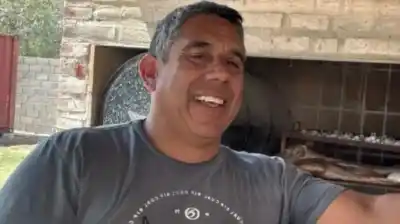 Desapareció hace días y lo buscaban por todos lados: hallaron su cuerpo en un canal y el principal sospechoso es su propio hijo