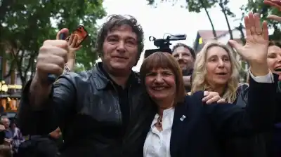 El gesto de Milei que reaviva la interna en el Gabinete: respaldo a Bullrich tras el pedido a Adorni