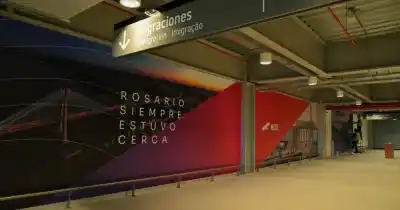 Llegó a Rosario y lo que pasó en el avión obligó a subir a la PSA